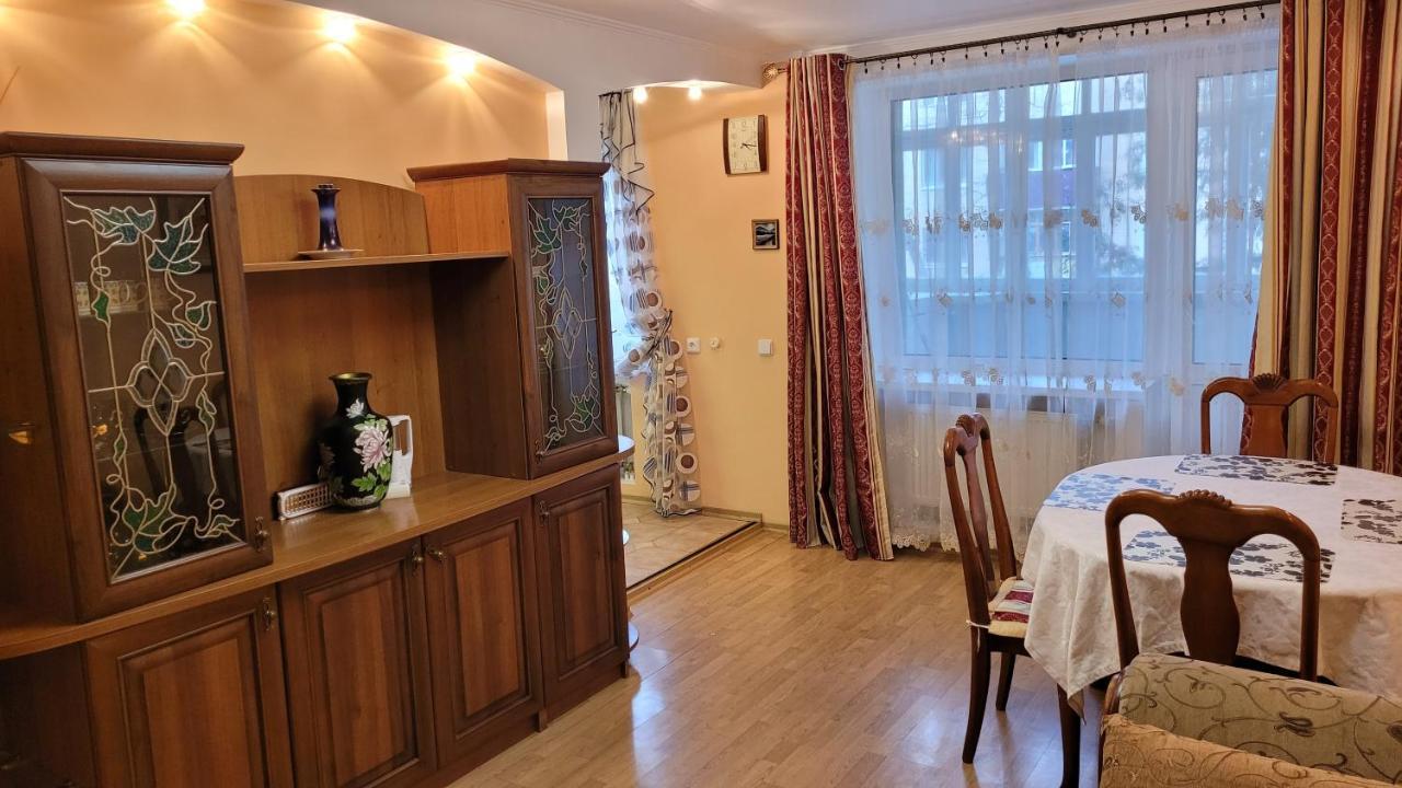Апартаменти На Проспекті. Khmelʼnytsʼkyy 外观 照片